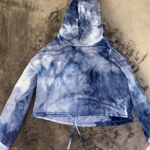 Cropped blue hoodie